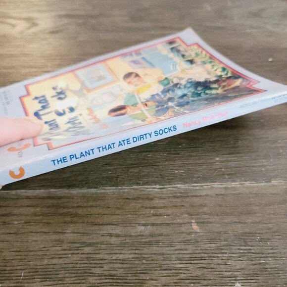 Vintage 80s The Plant That Ate Dirty Socks Nancy McArthur Book Paperback - Picture 2 of 6